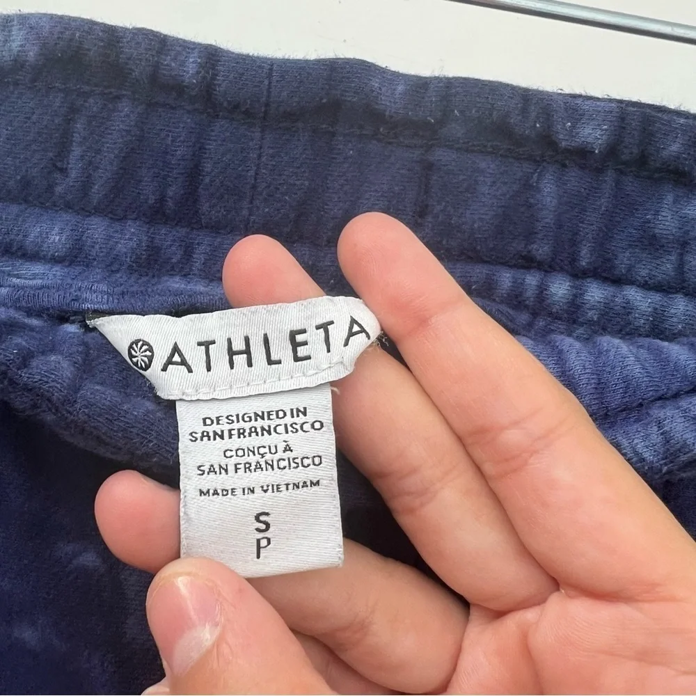Athleta Farallon Blue Tie Dye Shorts Size S Drawstring Run Around Lounge - Picture 7 of 9